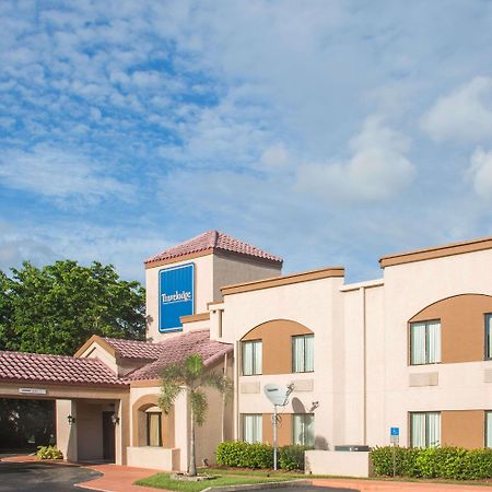 Travelodge By Wyndham Fort Myers Airport Eksteriør billede