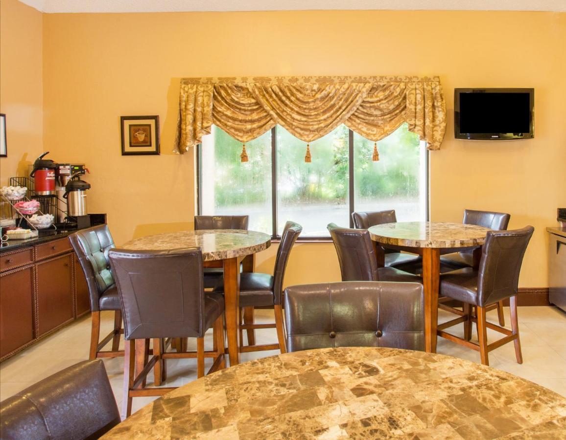 Travelodge By Wyndham Fort Myers Airport Eksteriør billede