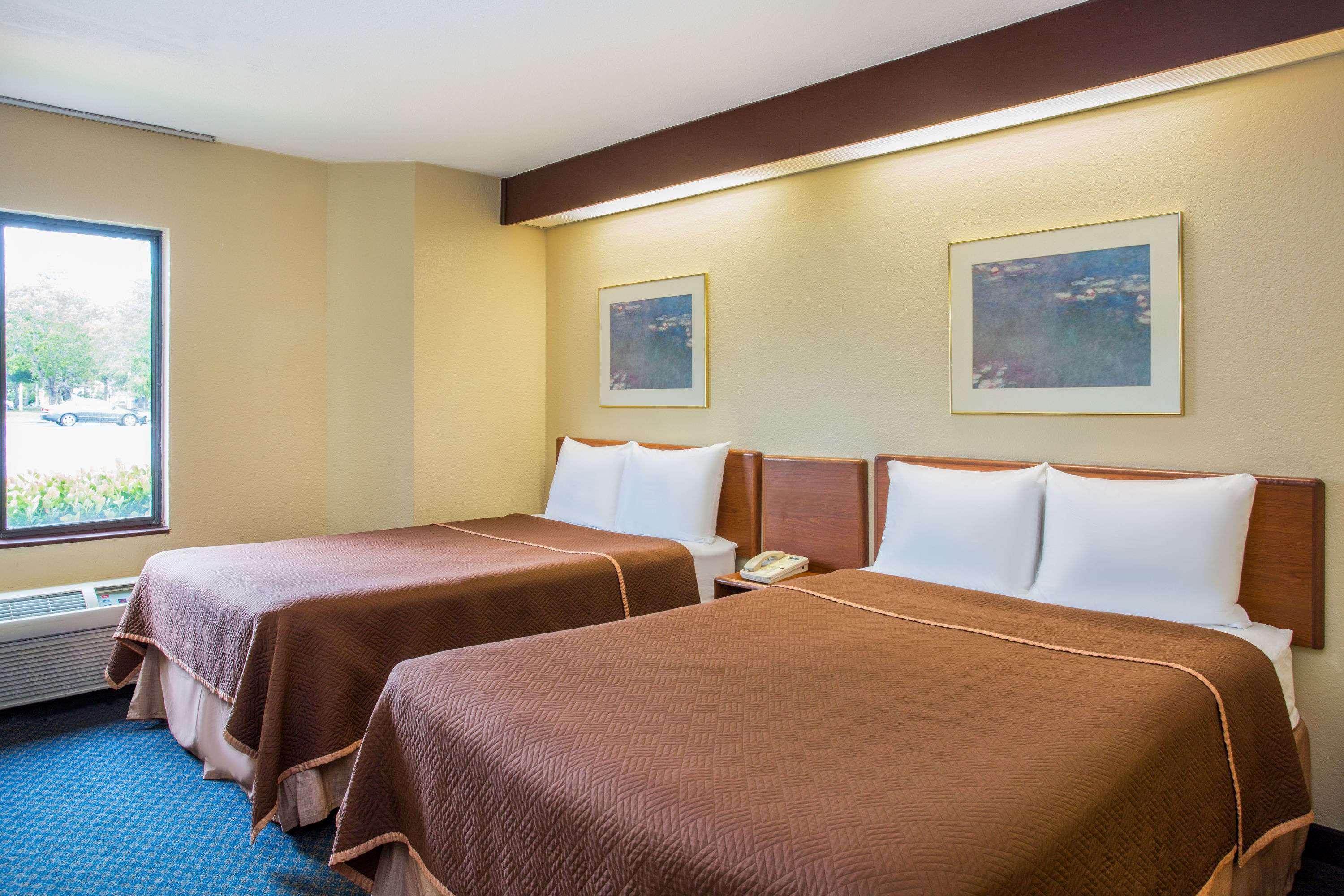 Travelodge By Wyndham Fort Myers Airport Eksteriør billede