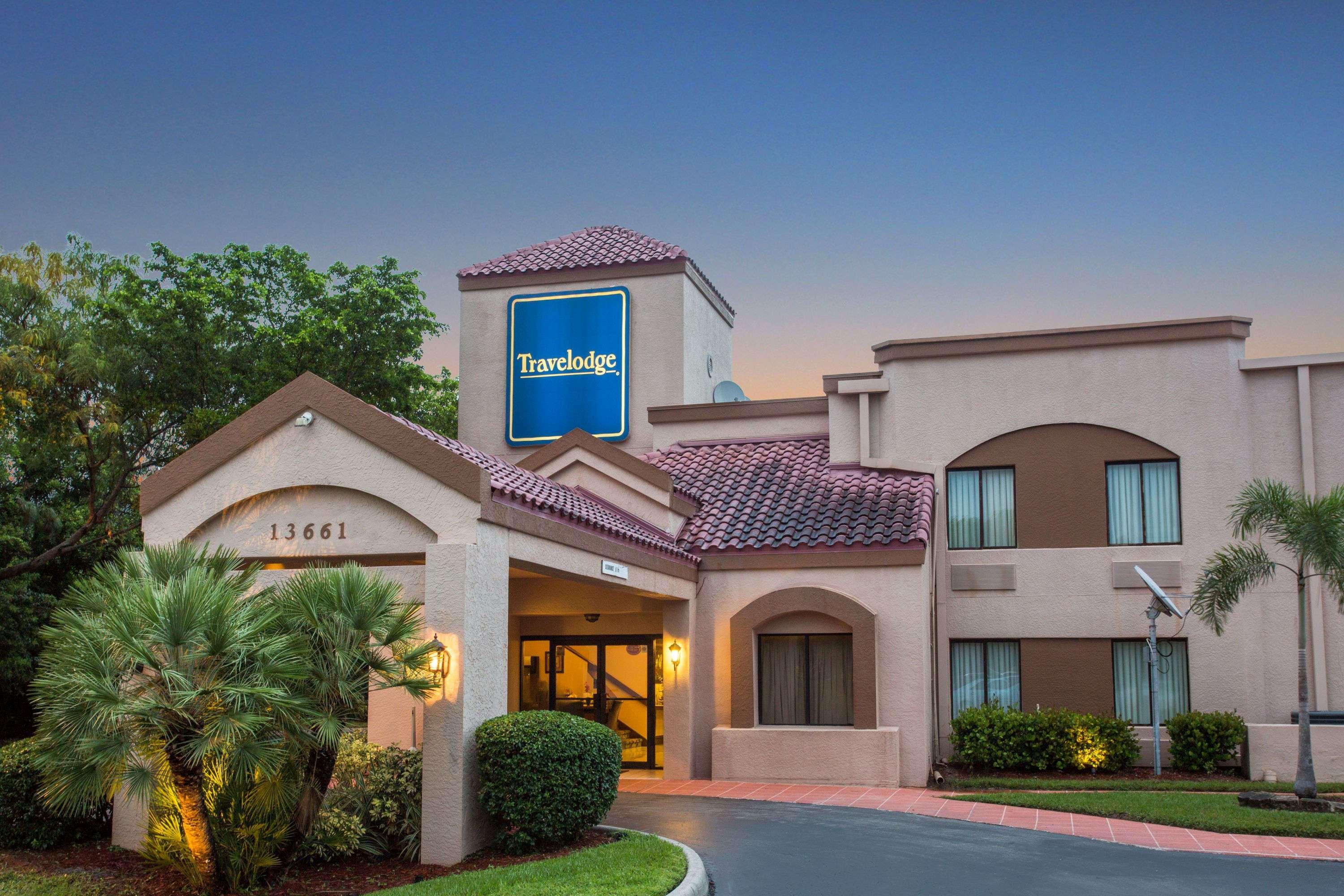 Travelodge By Wyndham Fort Myers Airport Eksteriør billede