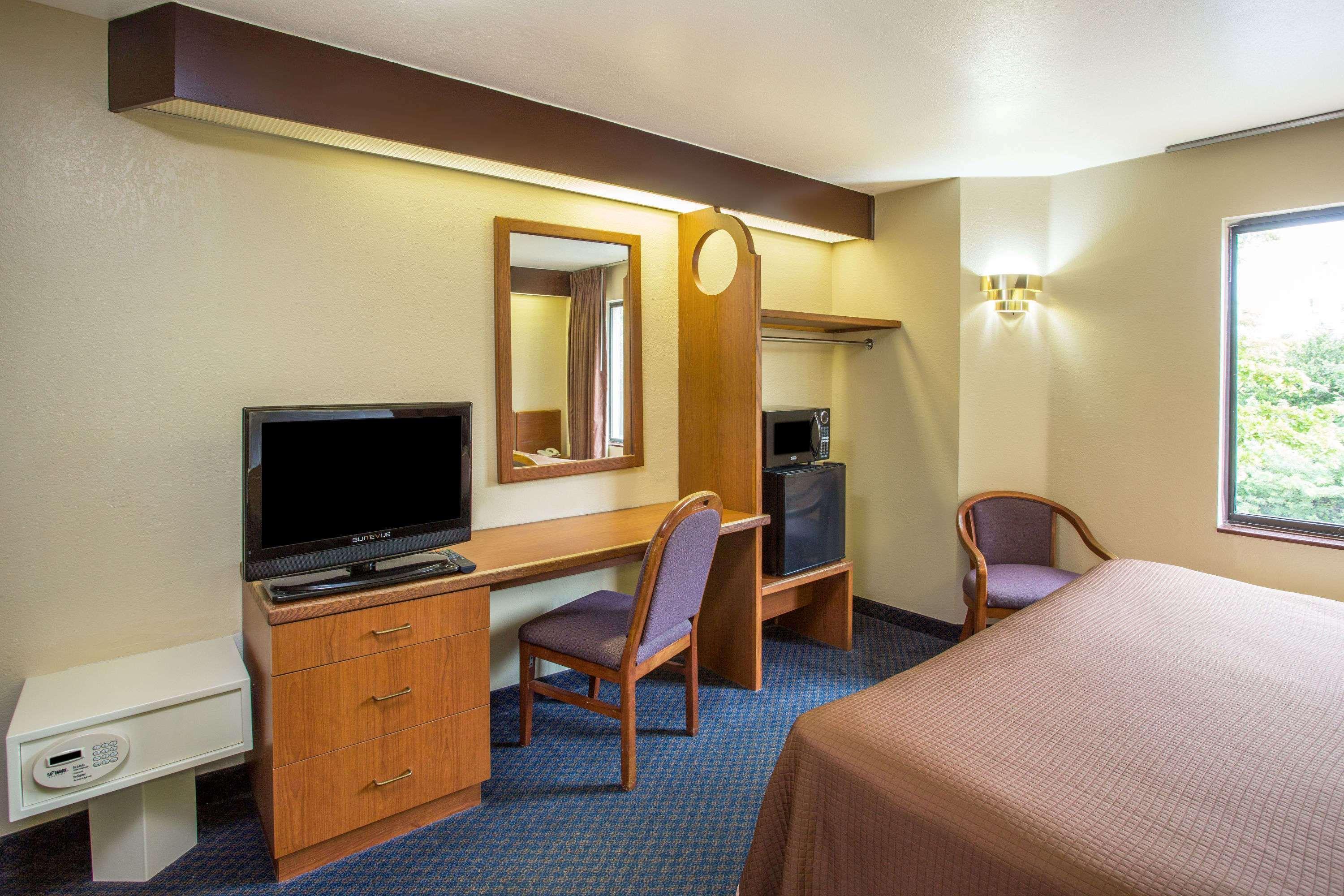 Travelodge By Wyndham Fort Myers Airport Eksteriør billede