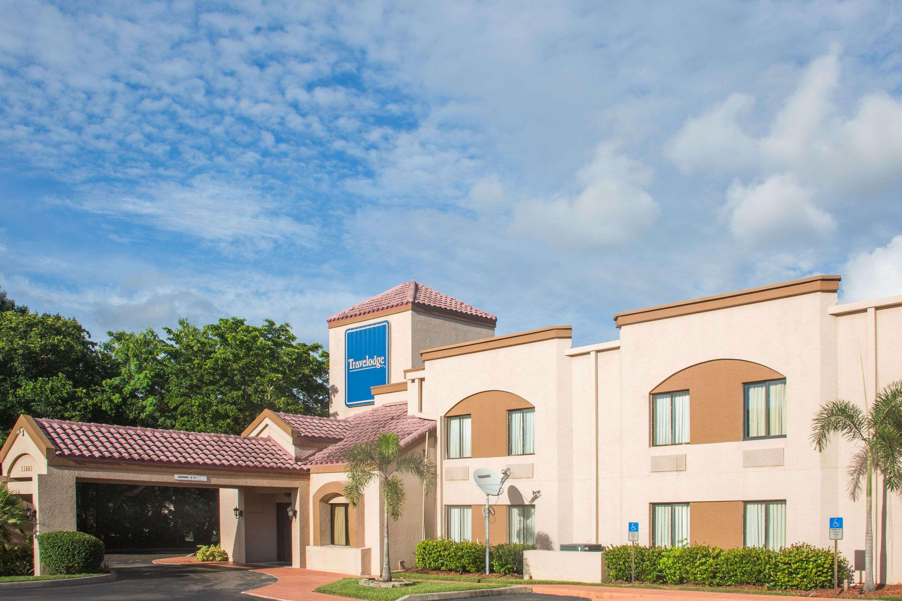 Travelodge By Wyndham Fort Myers Airport Eksteriør billede